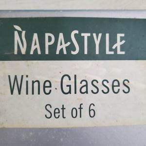 Napa Style Vintage Set of 5 Wine Glasses NEW